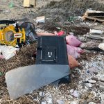 Abundante basura dejan los distintos turistas que visitan la zona